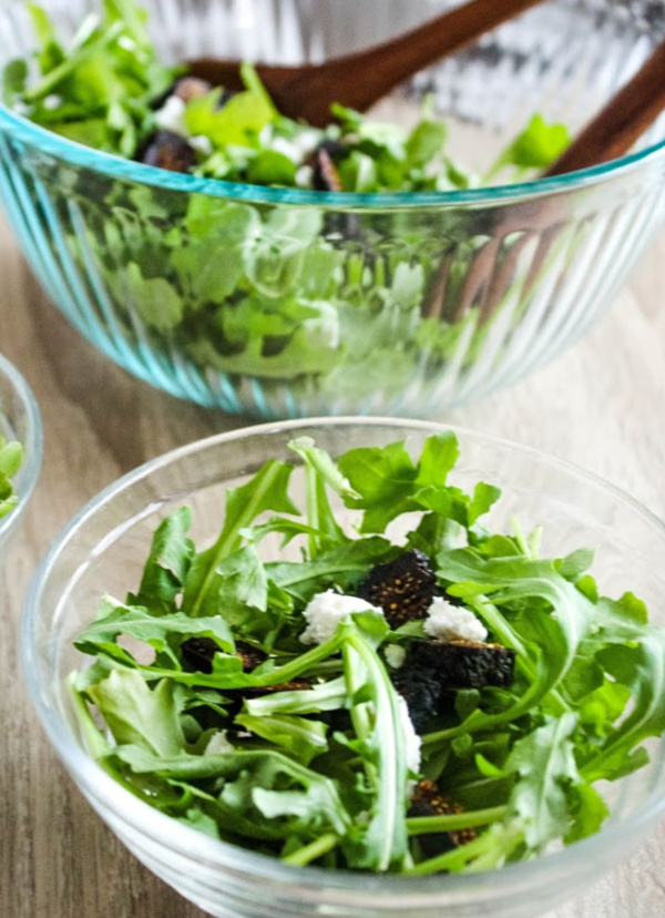 arugula salad with figs and goat cheese