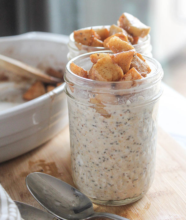 Apple Cinnamon overnight oats in jars