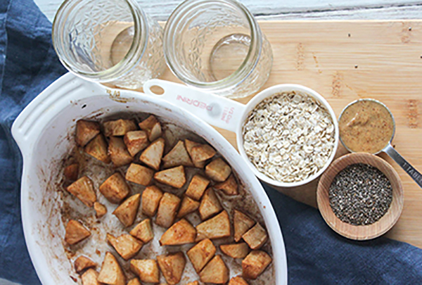 apple cinnamon overnight oats ingredients apples, chia seeds, oats and almond butter