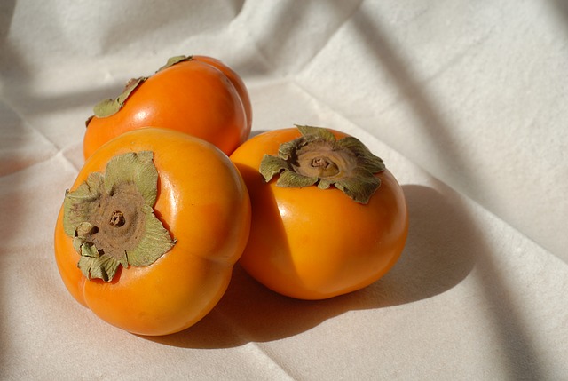 three persimmons 