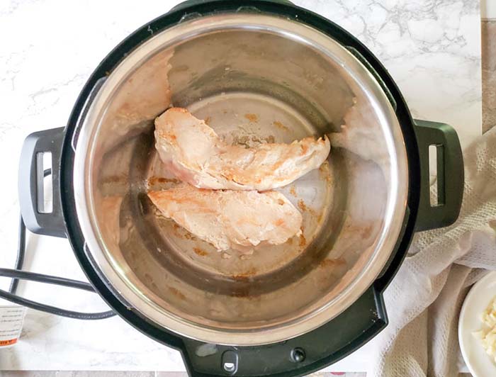 chicken breasts sauteeing in instant pot