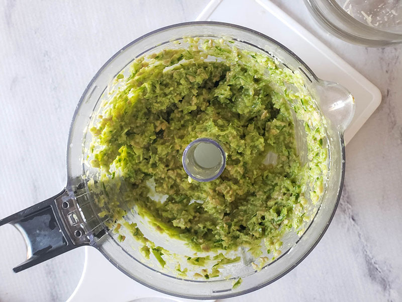 Zesty Arugula Pesto Recipe with Basil and Walnuts - Quick & Easy!