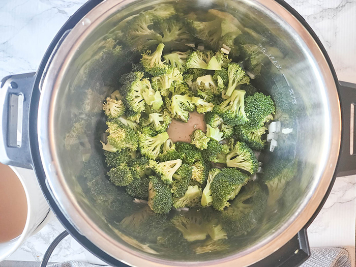 process broccoli in instant pot before cooking it