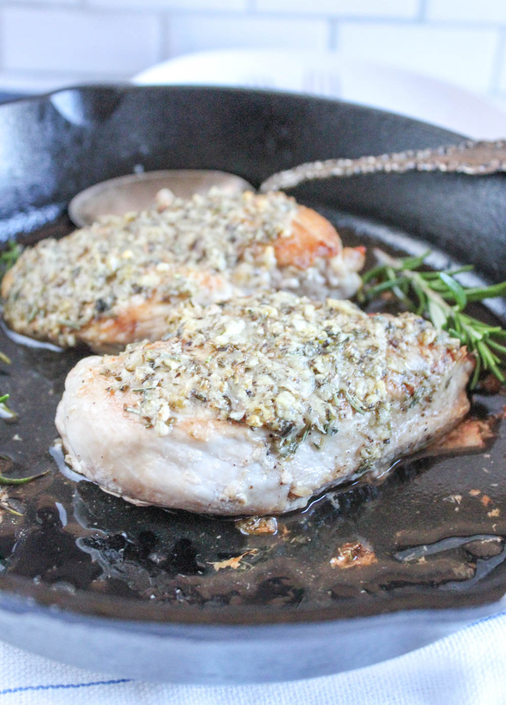 clos up picture of chicken savoy in a cast iron skillet