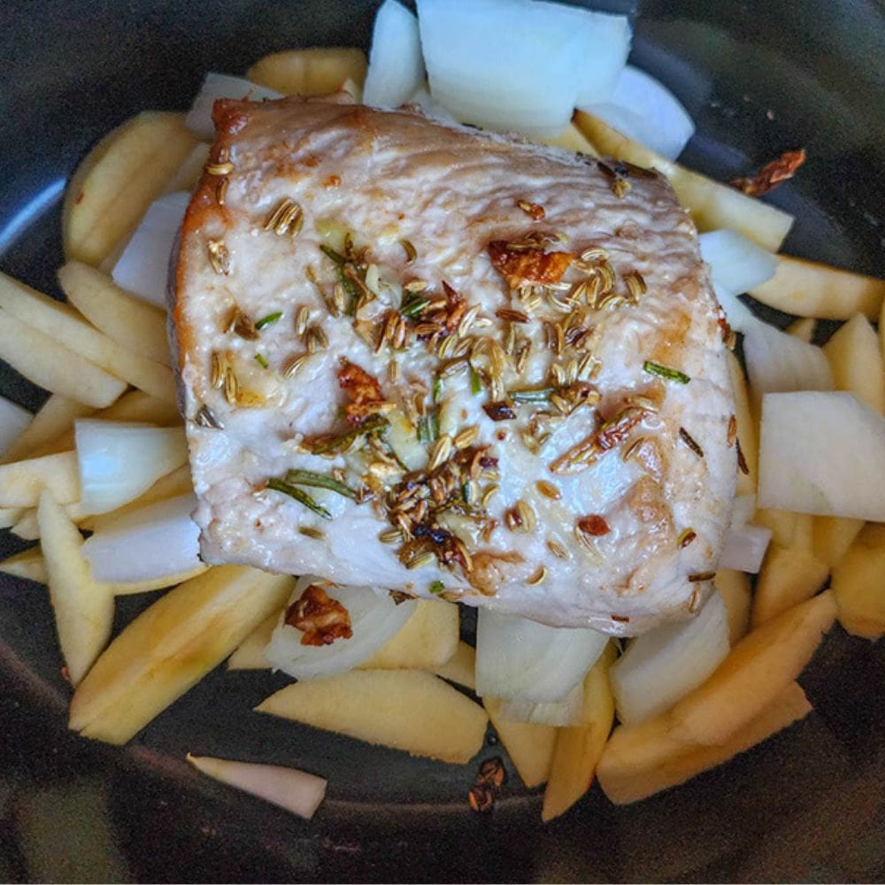 crock pot pork loin and apples, step 3 place meat and apples in crockpot