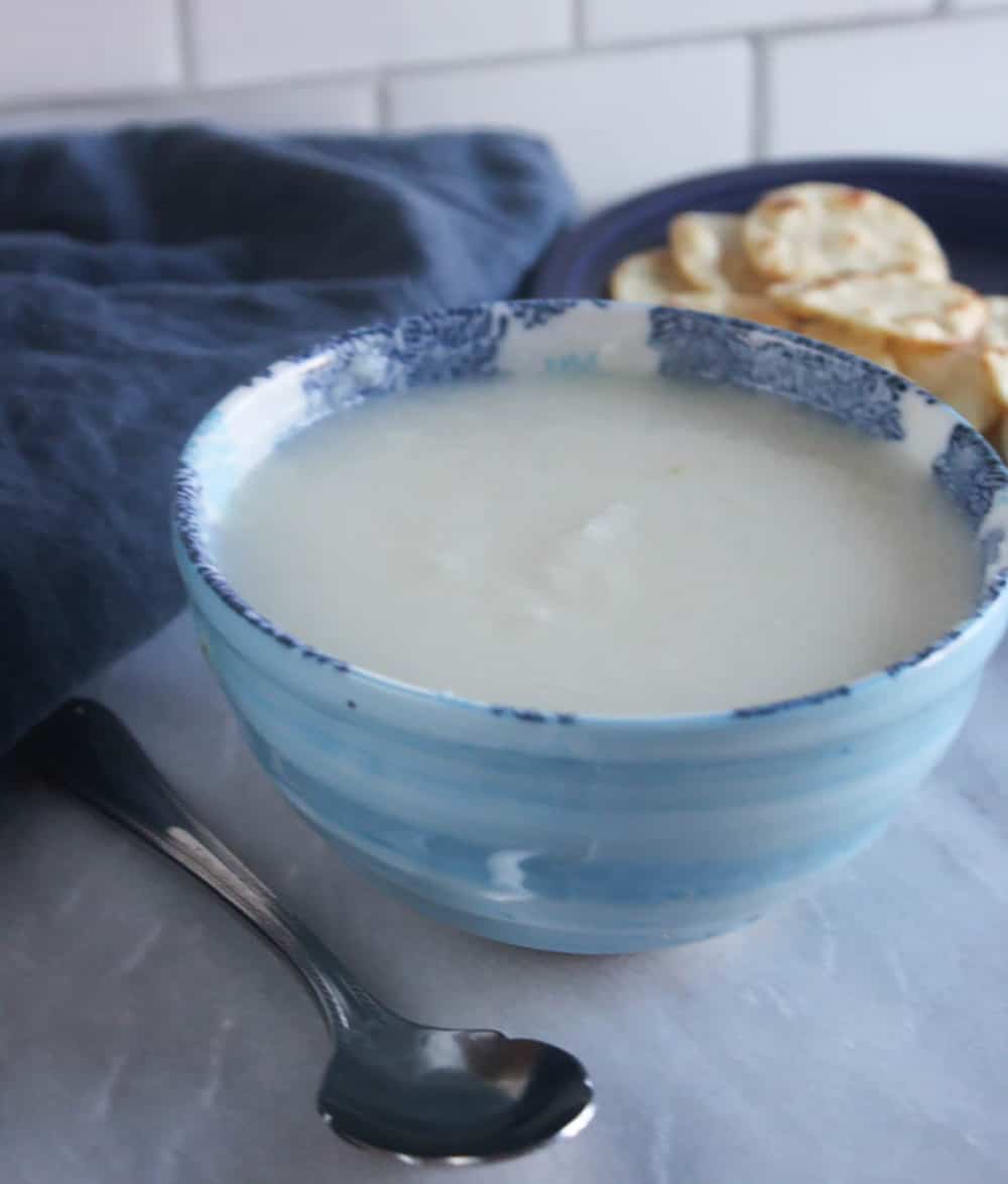 A picture of cauliflower soup ina bowl