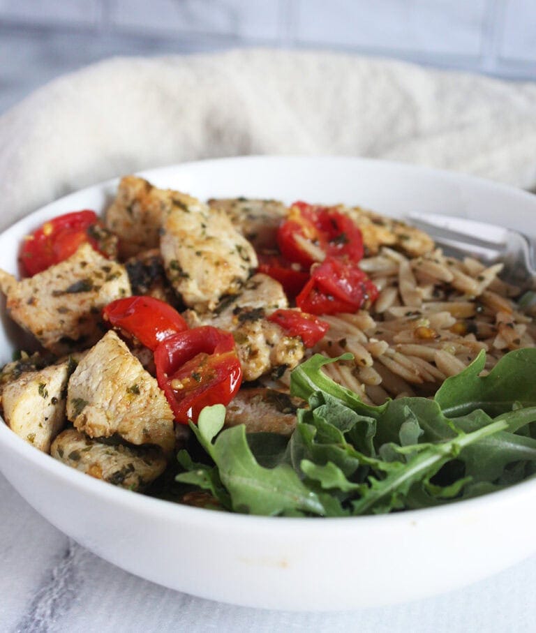 finished chicken pesto bowl